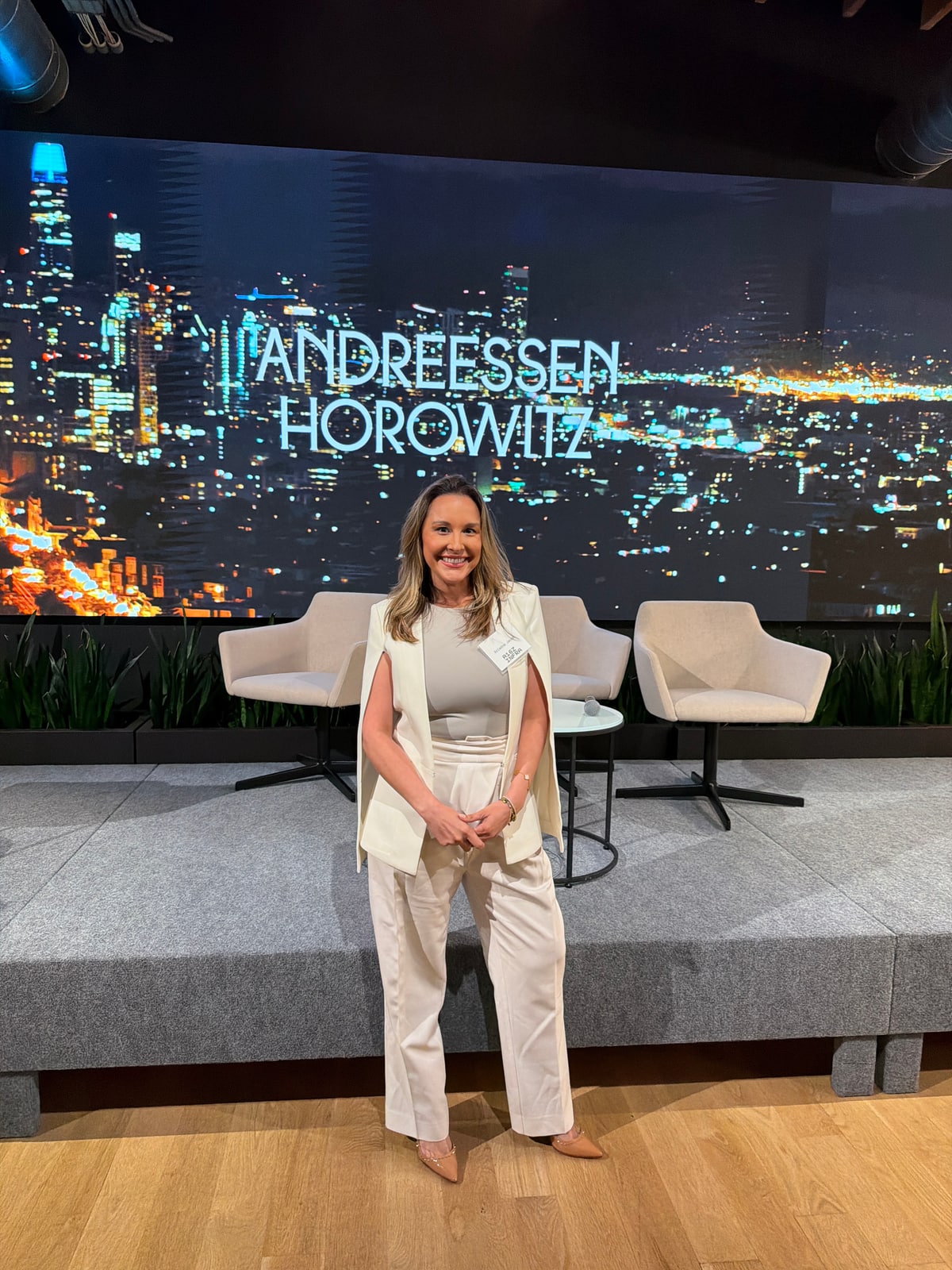 Ariadna Jacob in San Francisco with an Andreessen Horowitz event backdrop